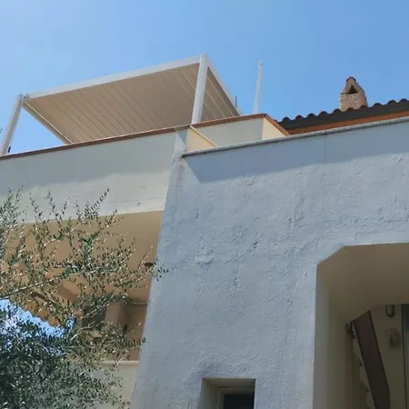 Bilocale Con Vista Mare E Monti A