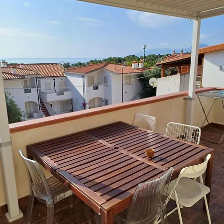 Bilocale Con Vista Mare E Monti A *