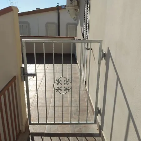 Bilocale Con Vista Mare E Monti A